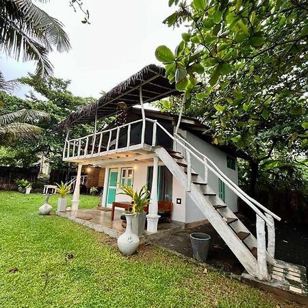 Beach House Kalukatiya - Family Villa, Seaview Room, Garden Room Dickwella Exterior foto