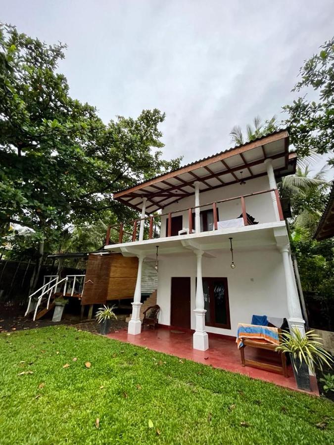 Beach House Kalukatiya - Family Villa, Seaview Room, Garden Room Dickwella Exterior foto