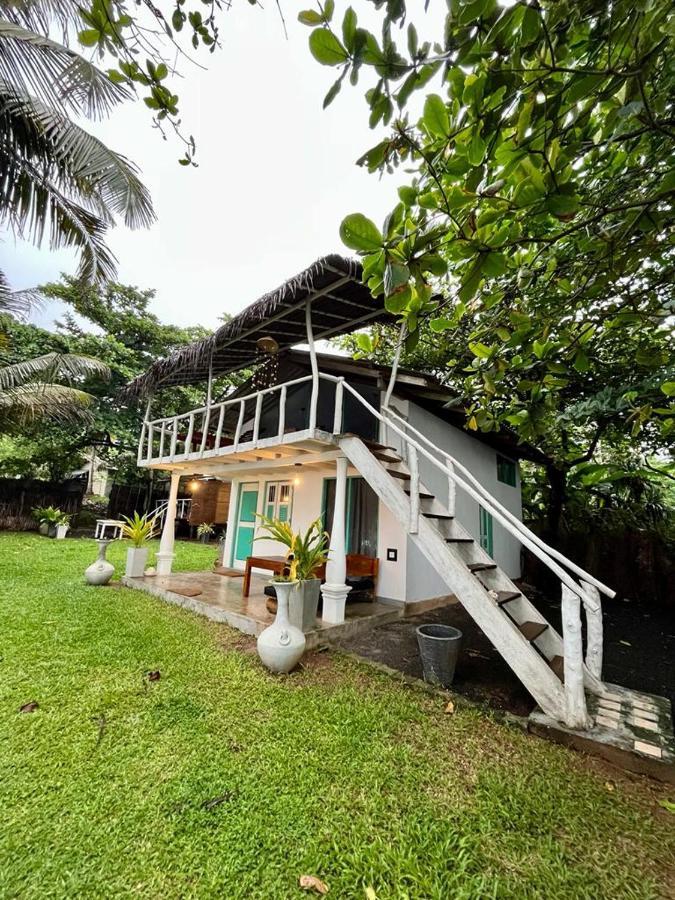 Beach House Kalukatiya - Family Villa, Seaview Room, Garden Room Dickwella Exterior foto