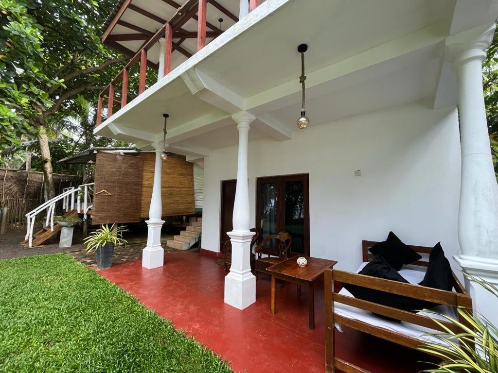 Beach House Kalukatiya - Family Villa, Seaview Room, Garden Room Dickwella Exterior foto