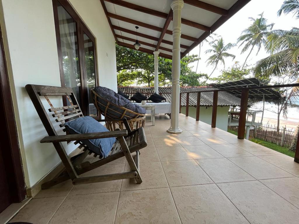 Beach House Kalukatiya - Family Villa, Seaview Room, Garden Room Dickwella Exterior foto